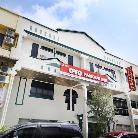 Oyo 764 Hotel Famous Inn Malacca Екстер'єр фото