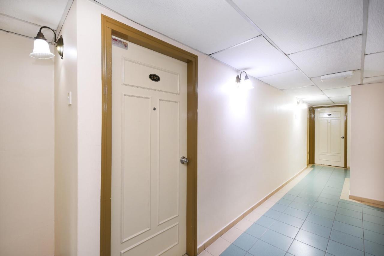 Oyo 764 Hotel Famous Inn Malacca Екстер'єр фото