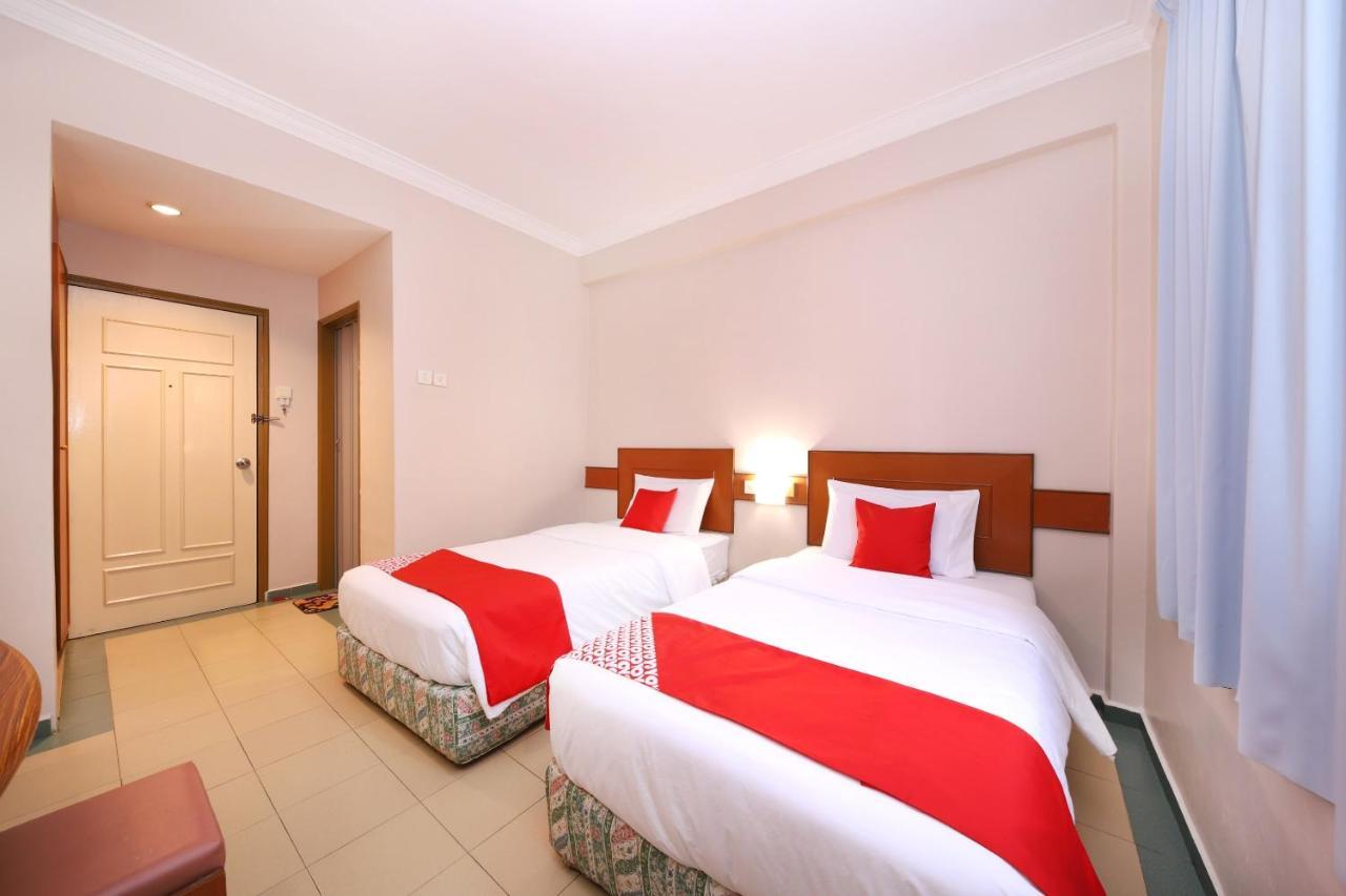 Oyo 764 Hotel Famous Inn Malacca Екстер'єр фото