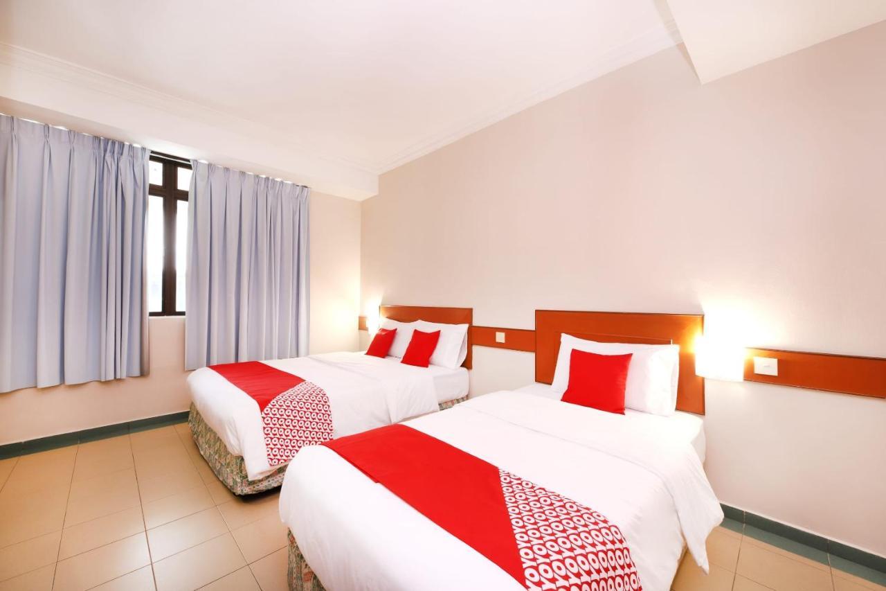 Oyo 764 Hotel Famous Inn Malacca Екстер'єр фото