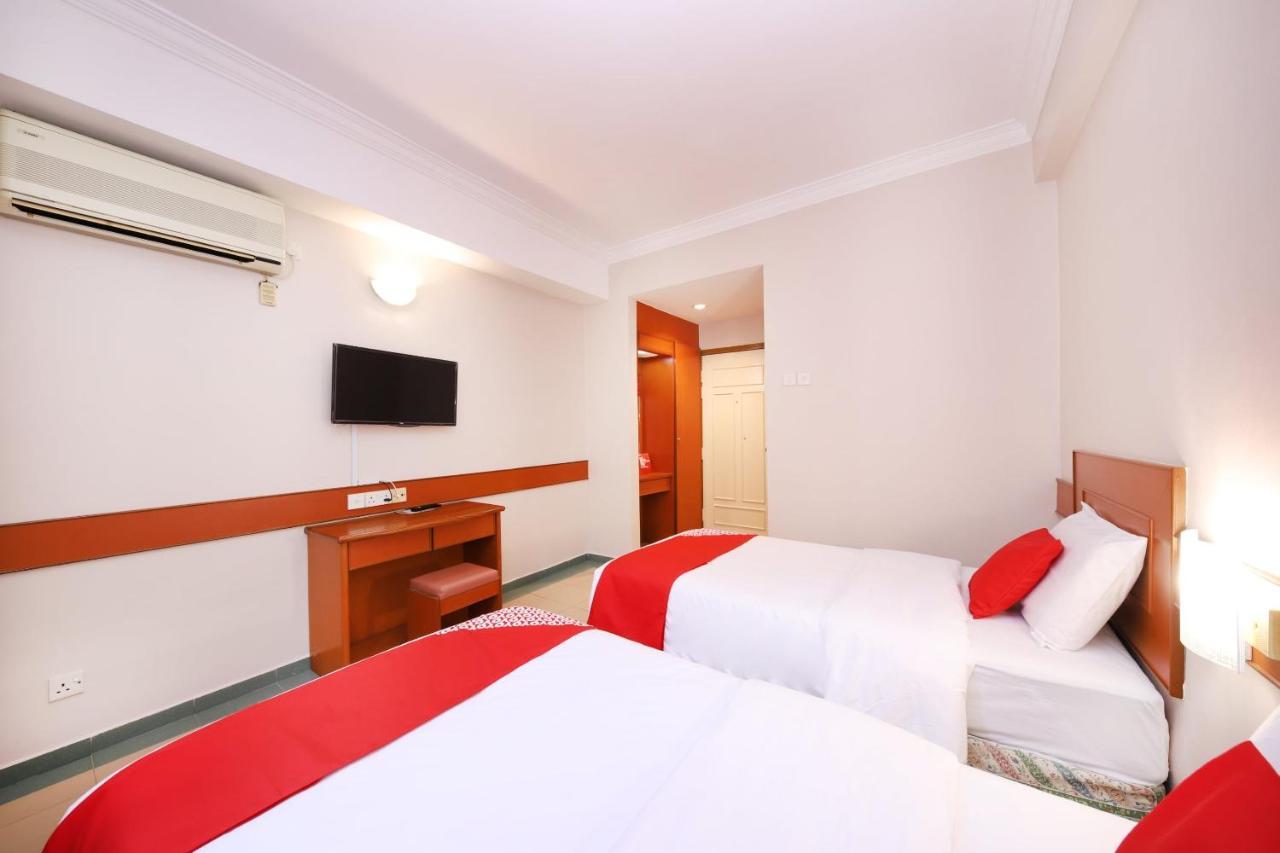 Oyo 764 Hotel Famous Inn Malacca Екстер'єр фото