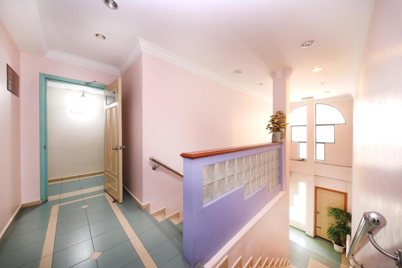 Oyo 764 Hotel Famous Inn Malacca Екстер'єр фото