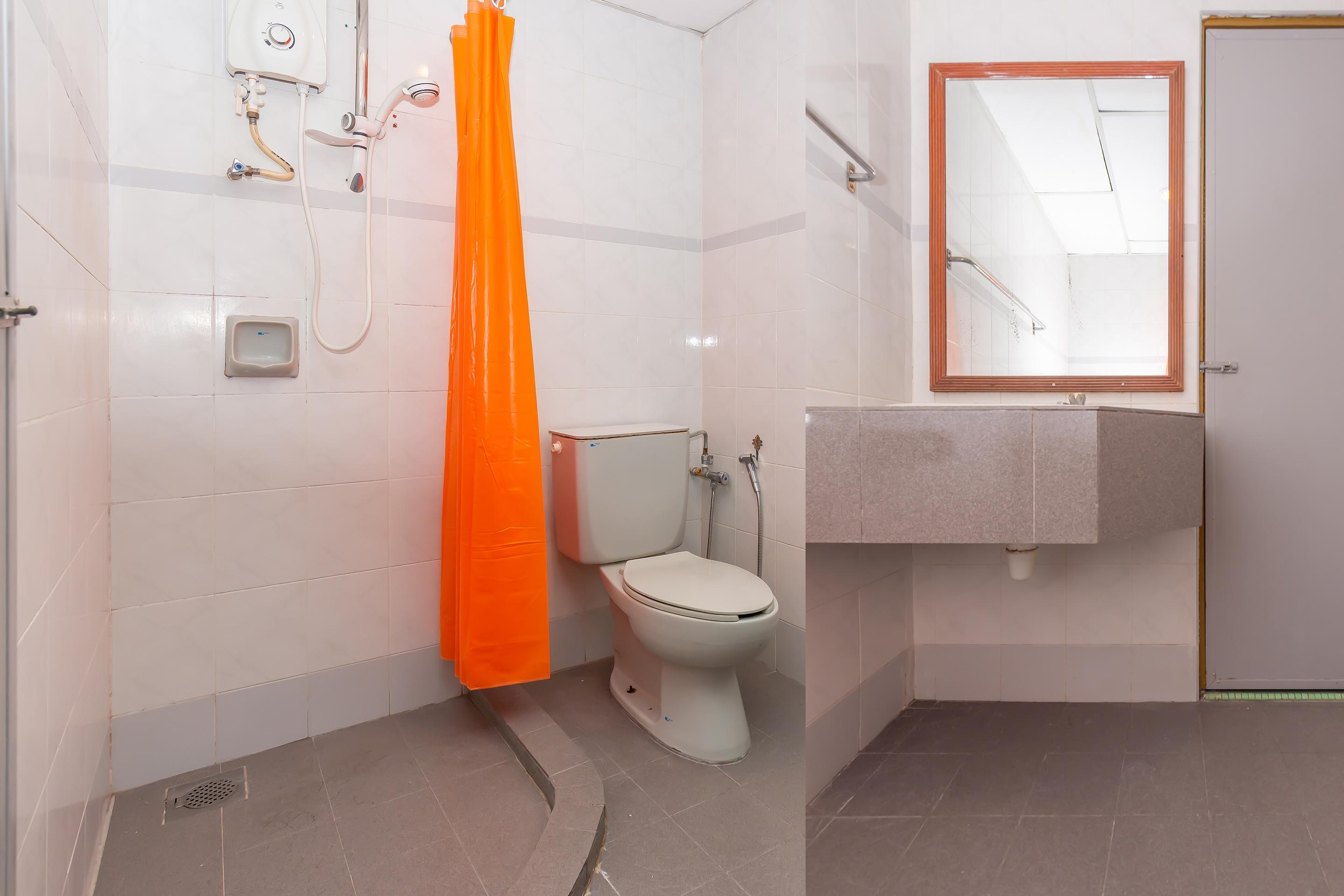 Oyo 764 Hotel Famous Inn Malacca Екстер'єр фото