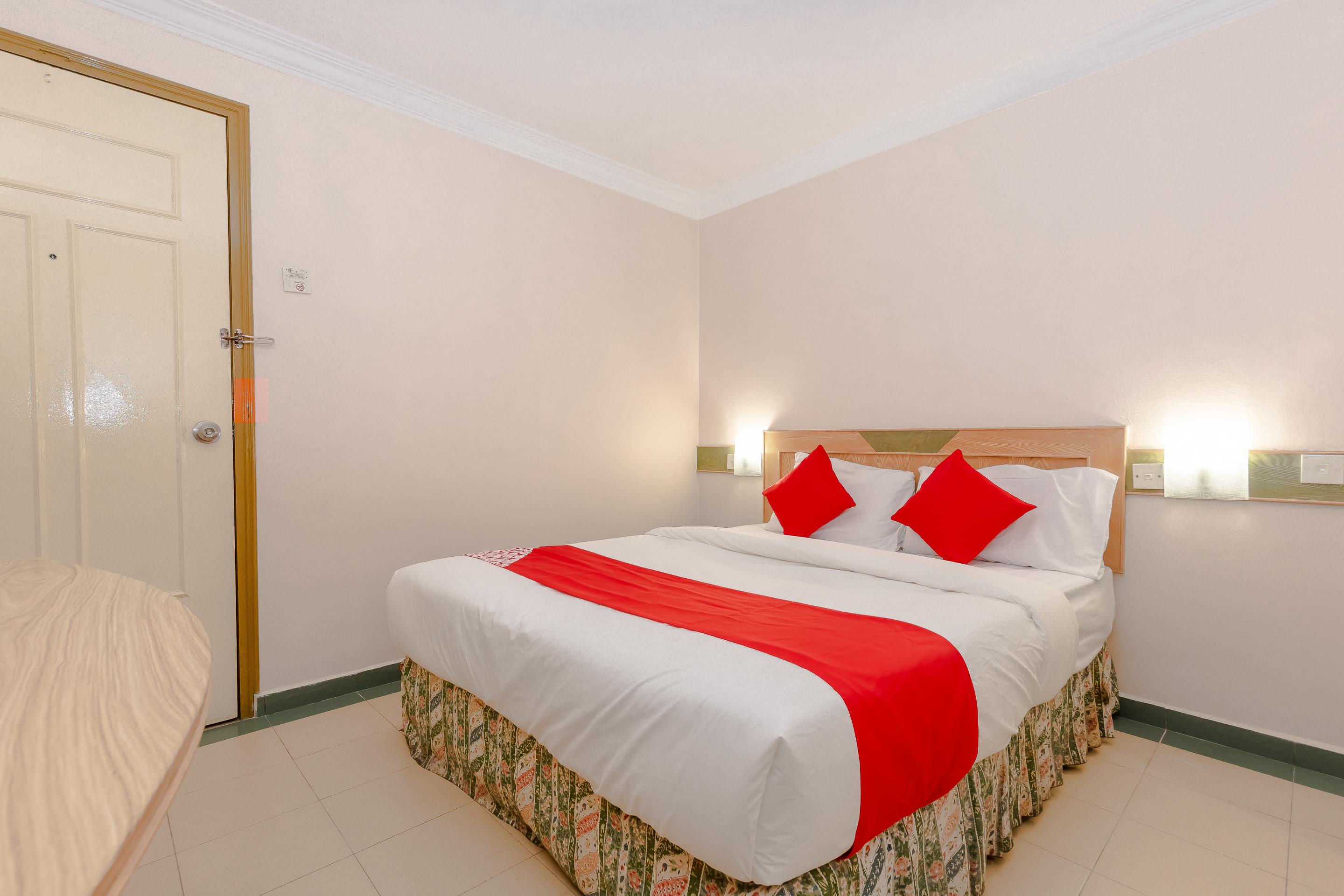 Oyo 764 Hotel Famous Inn Malacca Екстер'єр фото