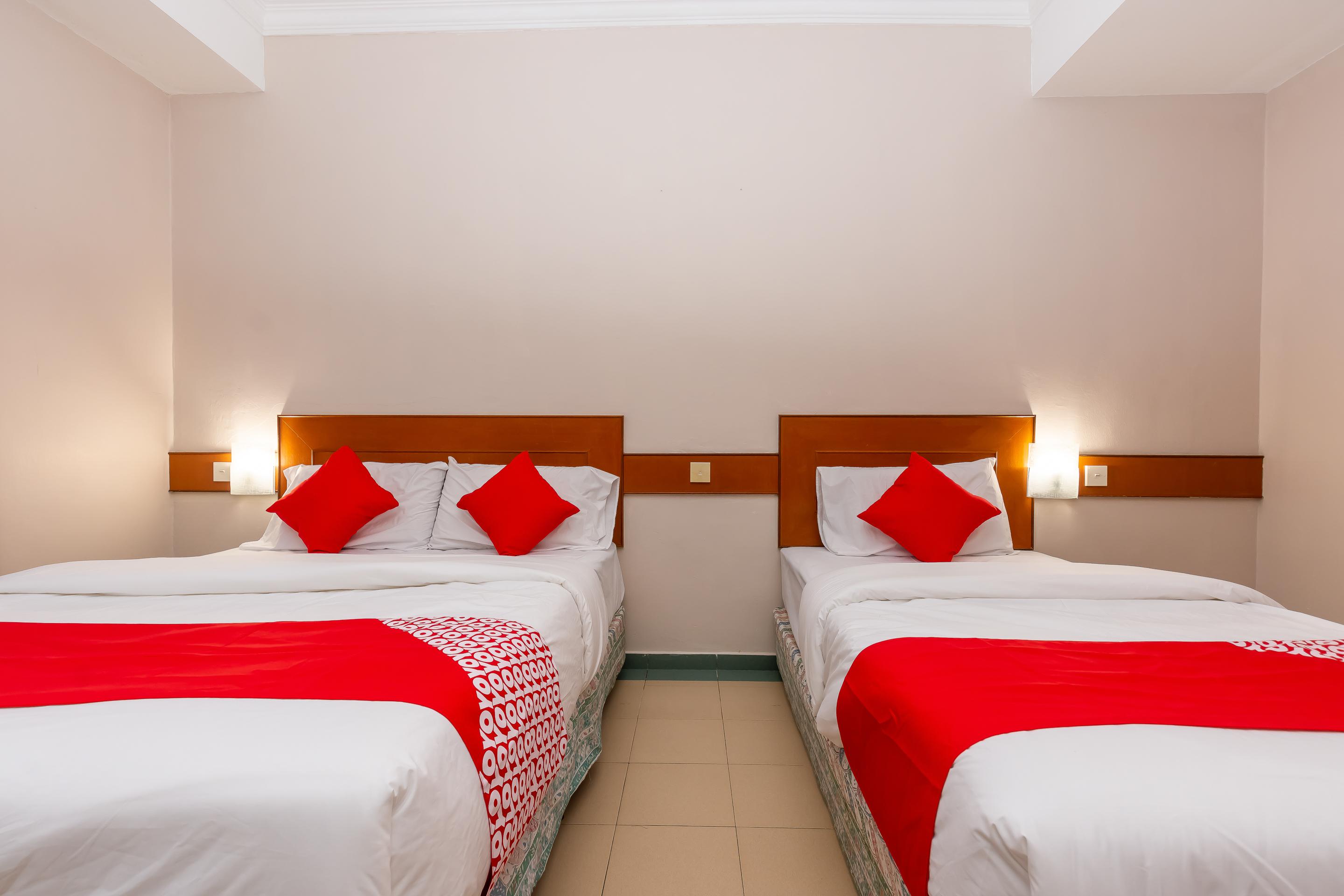 Oyo 764 Hotel Famous Inn Malacca Екстер'єр фото