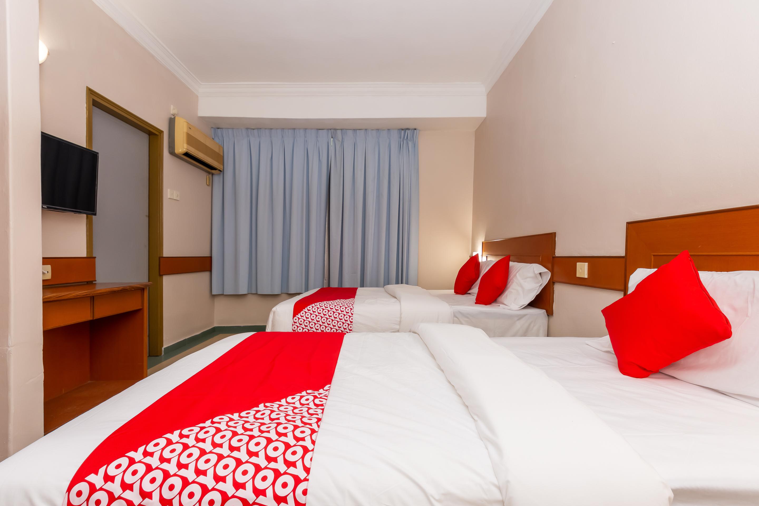Oyo 764 Hotel Famous Inn Malacca Екстер'єр фото