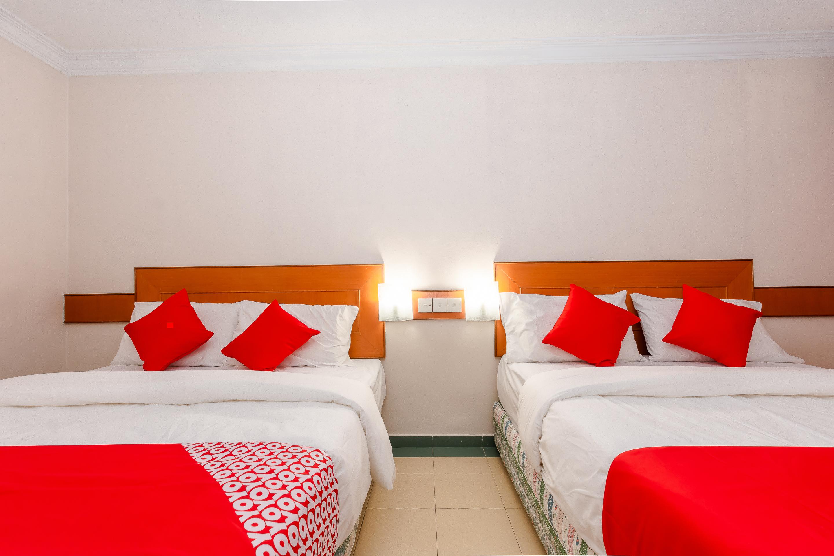 Oyo 764 Hotel Famous Inn Malacca Екстер'єр фото