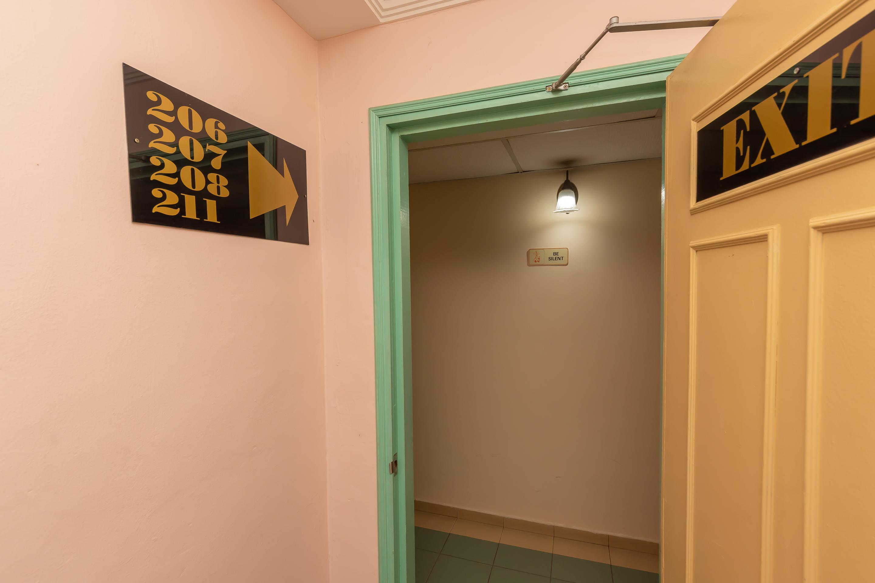 Oyo 764 Hotel Famous Inn Malacca Екстер'єр фото