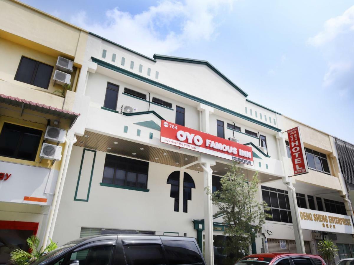 Oyo 764 Hotel Famous Inn Malacca Екстер'єр фото