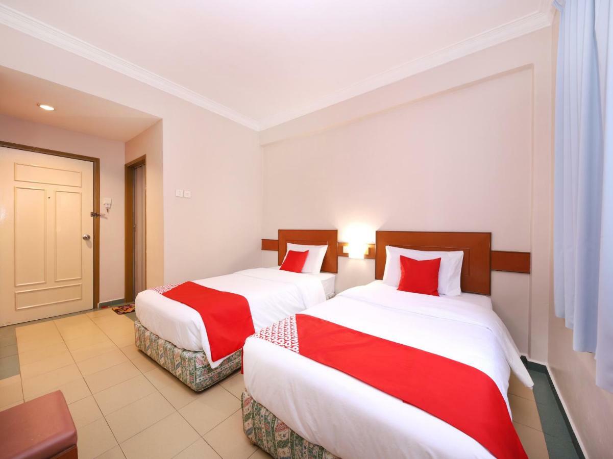 Oyo 764 Hotel Famous Inn Malacca Екстер'єр фото