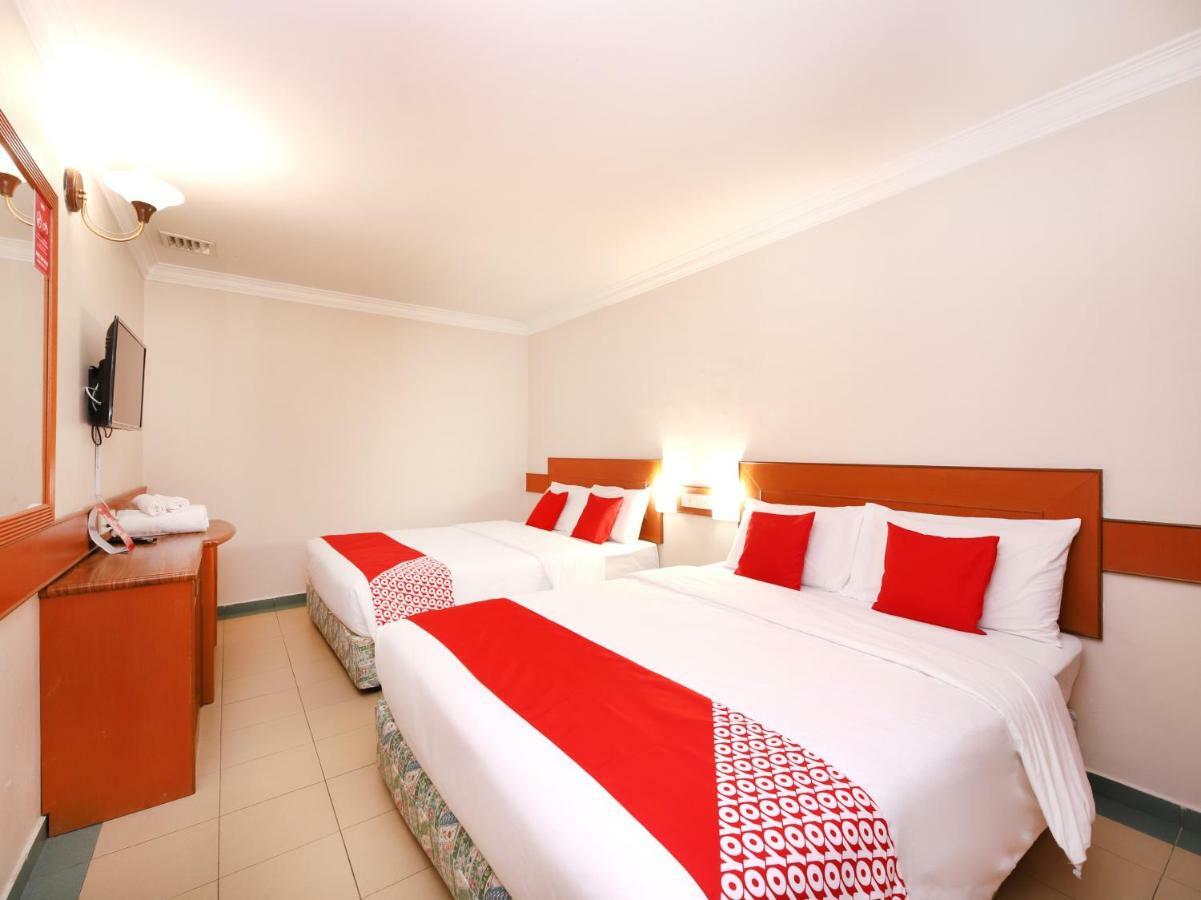 Oyo 764 Hotel Famous Inn Malacca Екстер'єр фото