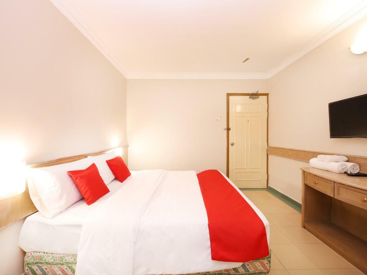 Oyo 764 Hotel Famous Inn Malacca Екстер'єр фото
